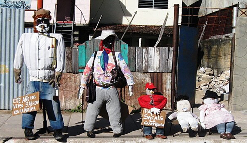 سوزاندن عروسک های پارچه ای در کوبا 