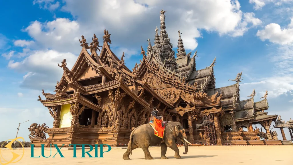 معبد پناهگاه حقیقت پاتایا