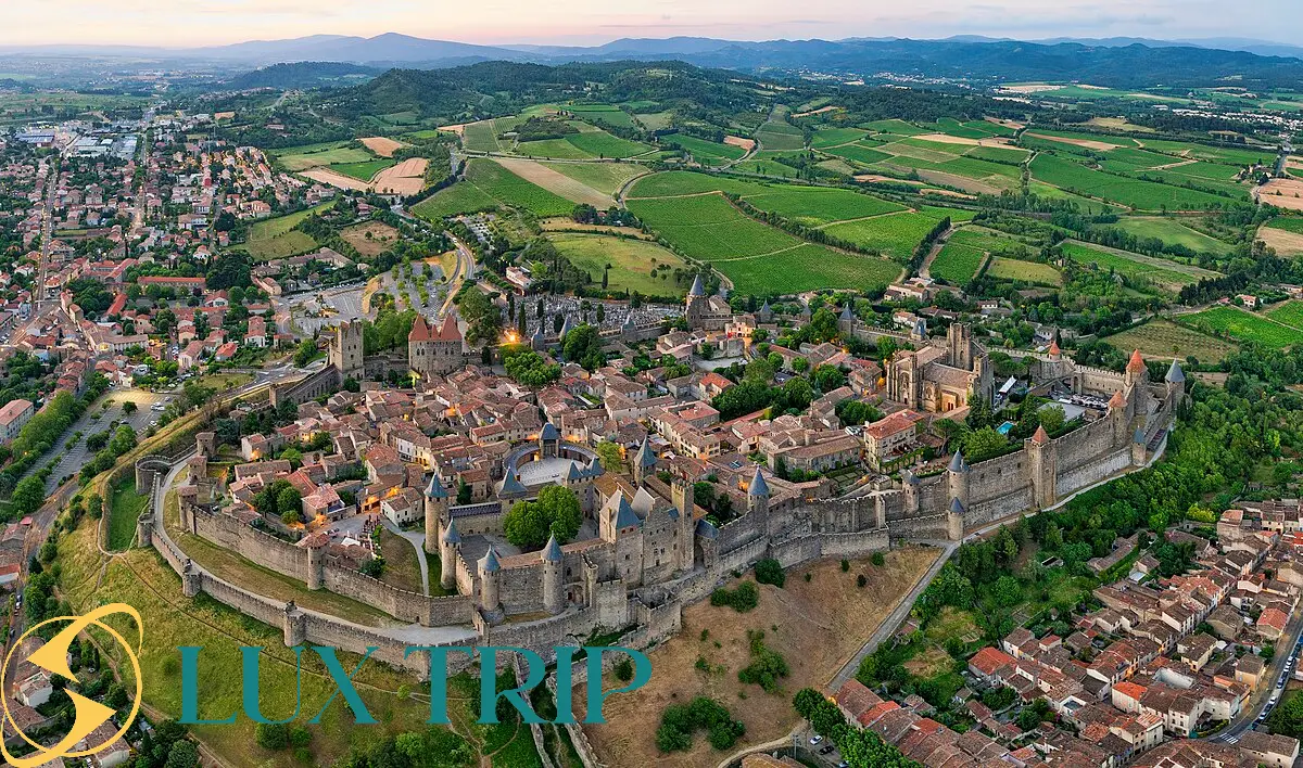 راهنمای سفر به کارکاسون فرانسه: تجربه زندگی در یک شهر افسانه‌ای