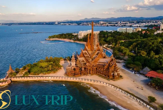 معبد پناهگاه حقیقت پاتایا رازهای پنهان بزرگترین معبد چوبی جهان